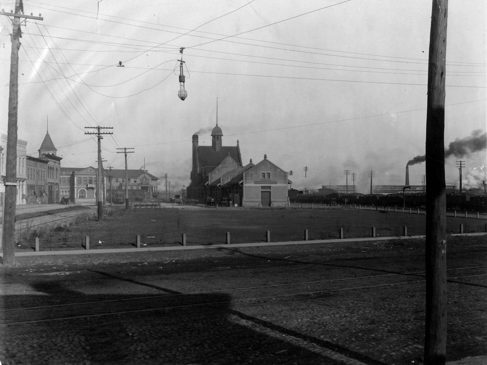 Illinois Central buildings 1906.jpg